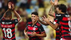 O Flamengo venceu do São Paulo por 2 a 1, com gols de Luiz Araújo e De le Cruz; Ferreirinha diminuiu para o tricolor - Imagem: Reprodução/Instagram @flamengo