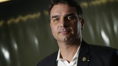 Flávio Bolsonaro reforça equipe digital com publicitário experiente em campanhas presidenciais. - Imagem: CRUSOE / Adriano Machado