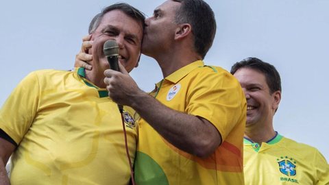 O PT se prepara para uma possível reeleição de Lula com Geraldo Alckmin como vice, enquanto Flávio entra na disputa - Imagem: Reprodução/Redes Sociais