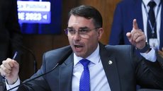 Flávio Bolsonaro recorre à Justiça e consegue decisão para retirada de conteúdos que o associavam a facção criminosa. - Imagem: Lula Marques/ Agência Brasil