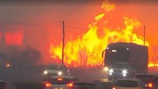 Fogo chegou às margens de rodovias na região de São Carlos - Imagem: Reprodução | X (Twitter)