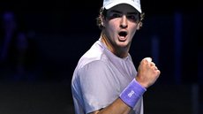 Após vencer Munar por 2 sets a 0, Fonseca se destaca no ranking mundial, alcançando a 35ª posição aos 19 anos - Imagem: Reprodução / X / @TheTennisLetter