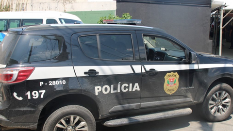 Com o criminoso, foram apreendidas drogas, celulares e registros ligados ao tráfico - Imagem: Reprodução | Polícia Civil de São Paulo