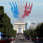 Desfile militar do 14 de Julho em Paris celebra a Queda da Bastilha, símbolo da Revolução Francesa, em meio a debates sobre identidade nacional, imigração, laicidade e o futuro da República - Imagem: Reprodução