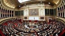 Moção de desconfiança desafia equilíbrio político e econômico da zona do euro - Imagem: Reprodução / X / @p_duval