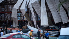 Estrutura de galpão destruída após desabamento causado por temporal em Franca, interior de São Paulo - Imagem: Igor do Vale
