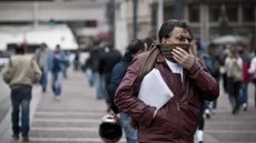 Na manhã de quinta-feira, São Paulo acordou com céu nublado e ventos frios, contrastando com o calor do dia anterior - Imagem: Reprodução / Marcelo Camargo / Agência Brasil