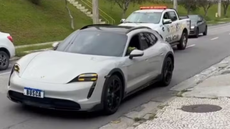 Porsche Taycan roubado foi interceptado após perseguição policial - Imagem: Reprodução