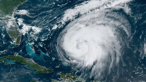 Categoria 4, furacão provoca mortes e cortes de energia em várias regiões - Imagem: Divulgação / NOAA / NOAA / RAMMB / AFP