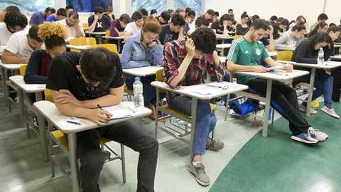 Prova terá 90 questões de múltipla escolha e redação - Imagem: Marcos Santos/USP Imagens