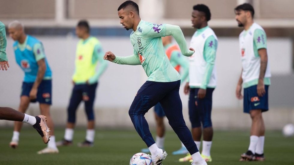 Gabriel Jesus contrariado abandona elenco da seleção brasileira no Catar após lesão - Imagem: reprodução / Instagram @dejesusoficial