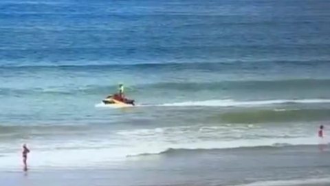 Garoto com autismo morre afogado em Praia Grande - Imagem: Reprodução / GBMar