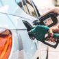 Mistura maior de etanol na gasolina entra em vigor e divide governo, indústria e especialistas - Imagem: Reprodução/Getty Images