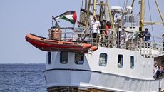 Primeira embarcação da "Flotilha da Liberdade" - Imagem: Reprodução / X / @mazzeoantonio