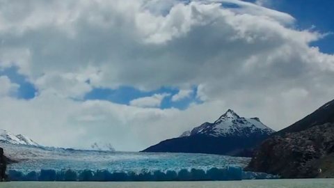 Alta temperatura faz com que geleira se desprenda na Patagônia chilena - Imagem: reprodução grupo bom dia