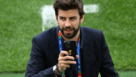 Gerard Piqué foi acusado pelo regulador financeiro da Espanha de lucrar com compra de ações baseada em informações confidenciais do mercado - Imagem: Reprodução