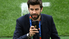 Gerard Piqué foi acusado pelo regulador financeiro da Espanha de lucrar com compra de ações baseada em informações confidenciais do mercado - Imagem: Reprodução