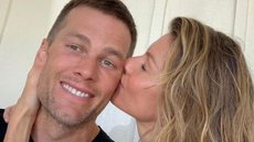 Gisele Bündchen, de 42 anos e seu marido Tom Brady, de 45 anos - Imagem: reprodução I Instagram @gisele