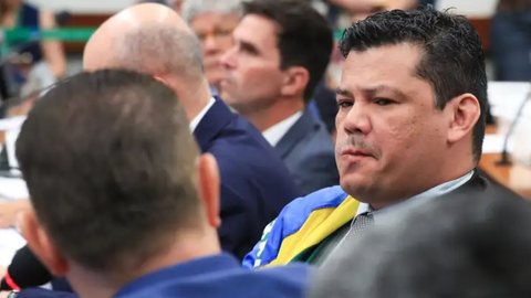 Decisão do Conselho de Ética foi aprovada com 15 votos a favor e 4 contra - Imagem: Reprodução / Lula Marques / Agência Brasil