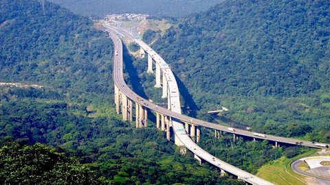 Governo de SP anuncia construção de nova pista na Rodovia Imigrantes - Imagem: Reprodução / Wikipédia