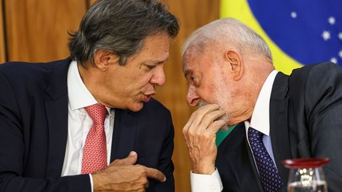 Governo deve definir tamanho dos cortes de gastos após encontro entre Haddad e Lula - Imagem: Reprodução / Agência Brasil / Marcelo Camargo