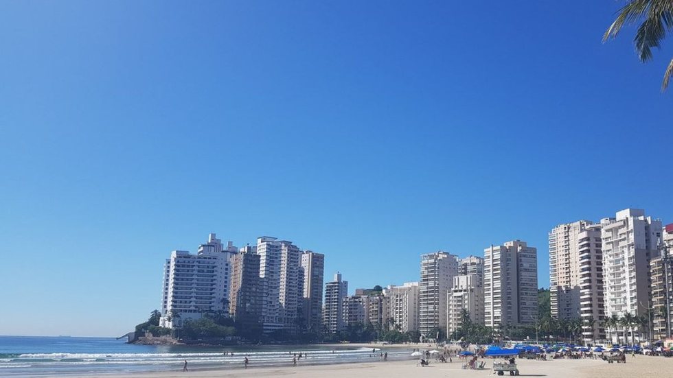 Praia das Astúrias, Guarujá - SP - Imagem: Reprodução / Blog Diário de turista