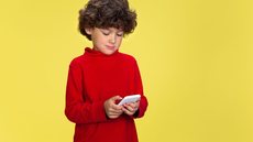 Governo Federal faz alteração em lei que proíbe celulares nas escolas; entenda - Imagem: Reprodução/Freepik
