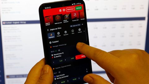 Empresas excluídas da lista terão suas atividades suspensas e sites bloqueados - Imagem: Reprodução / Bruno Peres / Agência Brasil