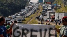 Lideranças dos caminhoneiros convocaram paralisação nacional em portos para pressionar o Senado a votar a MP do Frete antes do prazo de validade. - Imagem: Reprodução