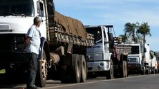 Aumento do diesel continua a ser um desafio, com caminhoneiros em estado de atenção para possíveis novas ações - Imagem: Reprodução/