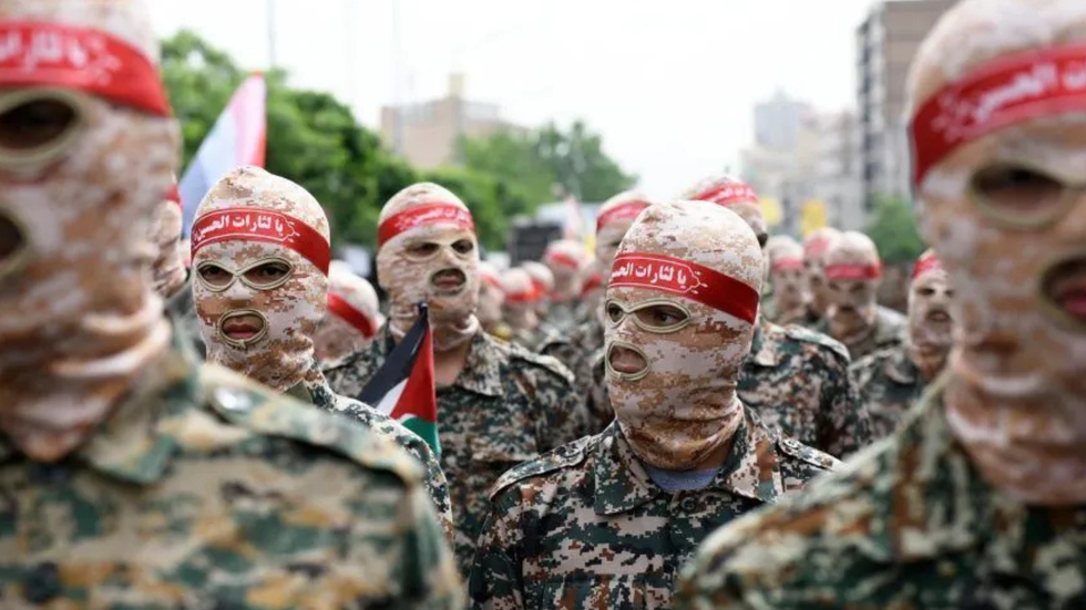 Irã lança ataques contra alvos dos Estados Unidos e amplia risco de guerra regional