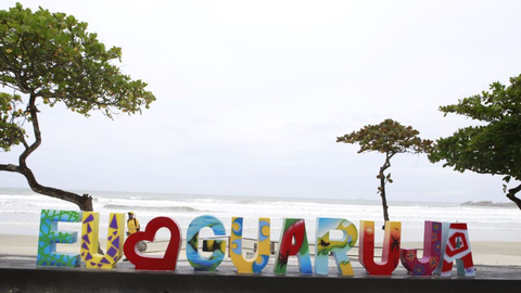 Na cidade do Guarujá, está acontecendo a maior operação que o comando de policiamento de choque realizou este ano. - Imagem: reprodução I Blog Homer