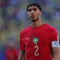 Achraf Hakimi, capitão da seleção marroquina e estrela do PSG, terá de responder à Justiça francesa após decisão que confirmou seu julgamento por acusação de estupro. - Imagem: Vincent Carchietta / Imagn Images