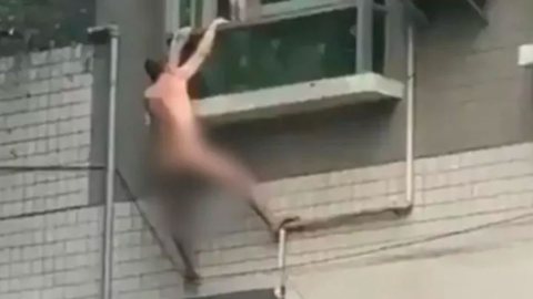 VÍDEO - amante tenta fugir pelado e cai do 4º andar - Imagem: reprodução DOL