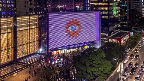 Polícia Civil investiga as circunstâncias da queda, que pode ter sido provocada pela própria vítima, segundo imagens internas - Imagem: Reprodução / Shopping Cidade São Paulo