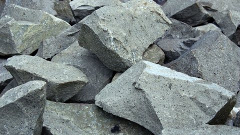 Homem é assassinado com pedra de concreto - Imagem: Reprodução / Freepik