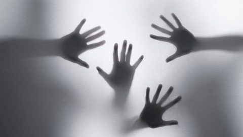 Homem é preso por estupro após redação do sobrinho sobre "bullying sexual" - Imagem: Reprodução / Freepik
