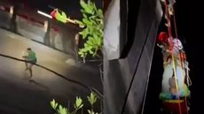 VÍDEO: homem é jogado de ponte por sequestradores e desfecho surpreende - Imagem: reprodução Corpo de Bombeiros