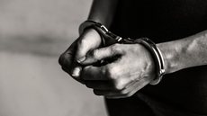 Suspeito já havia sido preso anteriormente por tráfico de drogas e estava ligado a rotas que conectam a Bolívia ao Afeganistão - Imagem: Reprodução / Freepik