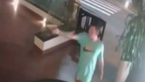 Em vídeo, homem invade restaurante e mata clientes com tiros à queima-roupa - Imagem: reprodução redes sociais