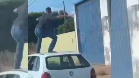 VÍDEO - motorista viraliza ao 'surfar' no teto de carro em movimento - Imagem: reprodução redes sociais