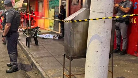 Vítima foi baleada por suspeito que desceu de moto e atirou à queima-roupa. - Imagem: Reprodução/Redes Sociais.