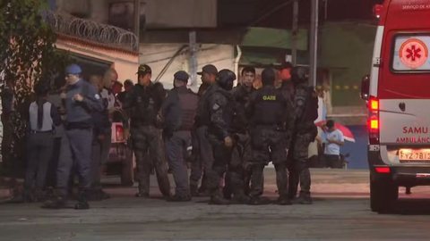 Homem é morto pela polícia após usar ex-esposa como escudo humano - Imagem: Reprodução / TV Globo