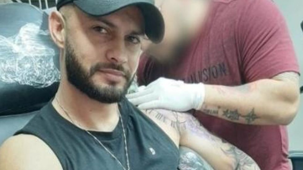 David Luiz Porto Santos, de 33 anos, morreu depois de uma anestesia em uma sessão de tatuagem. - Imagem: reprodução I Portal UOL
