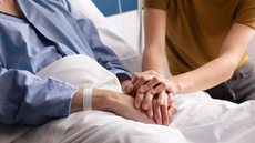 Hospitais buscam alternativas para gerenciar aumento nos custos e número de pacientes - Imagem: Reprodução / Freepik