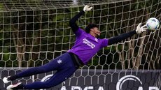 Goleiro Hugo sente desconforto no ombro e não participa do treino - Foto: Rodrigo Coca/Agência Corinthians/Reprodução/GE