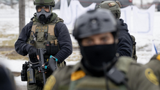 Agentes do ICE vão atuar em aeroportos para apoiar TSA - Imagem: Scott Olson
