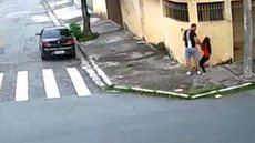 Vídeo com vítima de estupro sendo arrastada para carro viraliza e vítima faz reconhecimento - Imagem: Reprodução | TV Globo
