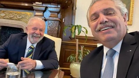 Luiz Inácio Lula da Silva e Alberto Fernández. - Imagem: Reprodução | @alferdez/Twitter