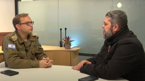 Porta-voz da IDF concede entrevista a Agenor Duque - Imagem: Reprodução | YouTube - Canal Agenor Duque